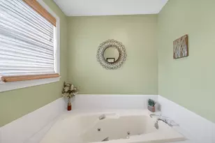 8 Fitzpatrick Cir, Nashua, NH 03063 - Photo 23