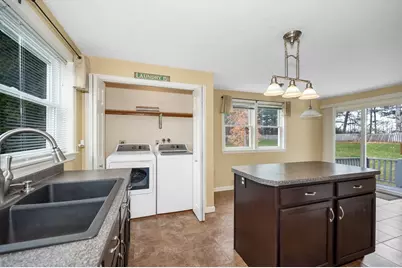 8 Fitzpatrick Cir #8, Nashua, NH 03063 - Photo 9