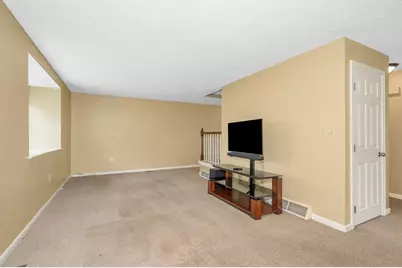 8 Fitzpatrick Cir #8, Nashua, NH 03063 - Photo 15