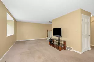 8 Fitzpatrick Cir, Nashua, NH 03063 - Photo 15