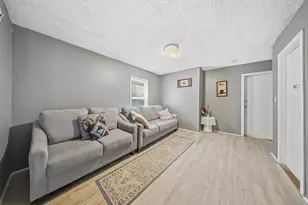 70 Pleasant St, Lowell, MA 01852 - Photo 9