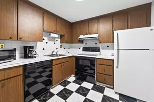 1321 Worcester Rd, Framingham, MA 01701 - Photo 7