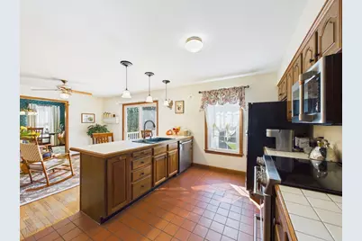 595 Old Westport Rd, Dartmouth, MA 02747 - Photo 5