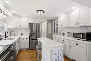 206 Russell St, Woburn, MA 01801 - Photo 13