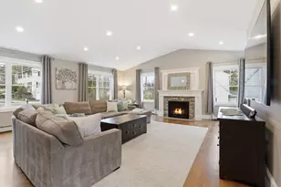 206 Russell St, Woburn, MA 01801 - Photo 5