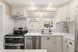 206 Russell St, Woburn, MA 01801 - Photo 15