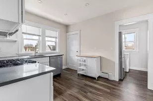 2085 Centre St, Boston, MA 02132 - Photo 17