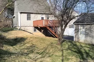 26 Hayre St, Westfield, MA 01085 - Photo 5