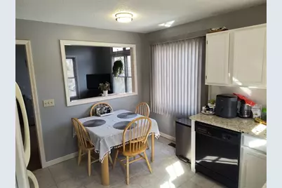 26 Hayre St, Westfield, MA 01085 - Photo 9