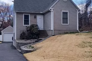 26 Hayre St, Westfield, MA 01085 - Photo 3