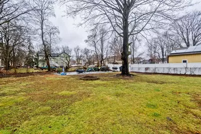 93 Pendleton Ave, Springfield, MA 01109 - Photo 31