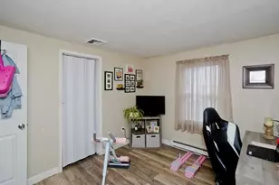 93 Pendleton Ave, Springfield, MA 01109 - Photo 19