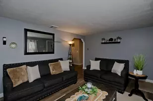 93 Pendleton Ave, Springfield, MA 01109 - Photo 9