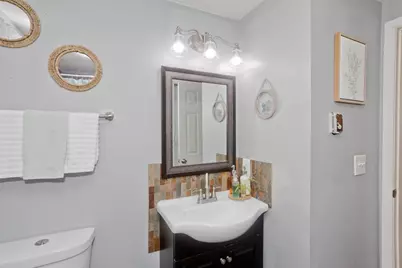 93 Pendleton Ave, Springfield, MA 01109 - Photo 21