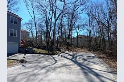 13 Pocasset St, Worcester, MA 01604 - Photo 3