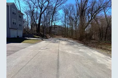 13 Pocasset St, Worcester, MA 01604 - Photo 9