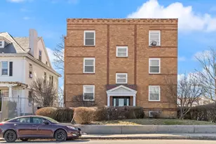 31 Chestnut St, Worcester, MA 01609 - Photo 1