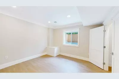 262 Brown St #2, Waltham, MA 02453 - Photo 3