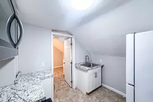 18 Ellsworth St, Worcester, MA 01610 - Photo 3