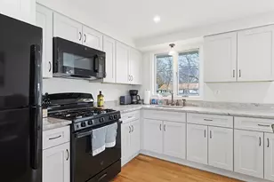 21 Heritage Cir, Falmouth, MA 02536 - Photo 3