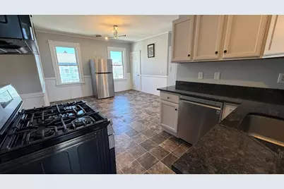 70 Vale St, Worcester, MA 01604 - Photo 17