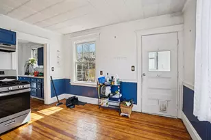 23 Bradford St, Salem, MA 01970 - Photo 9