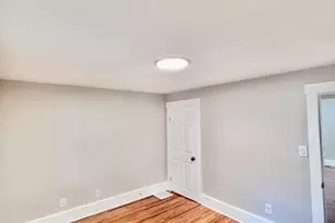 10 Franklin St, Medway, MA 02053 - Photo 9