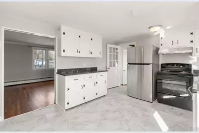 113 Johnson St, Somerset, MA 02726 - Photo 7