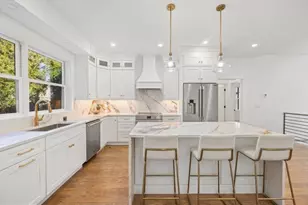 31 Houghton St, Somerville, MA 02143 - Photo 3