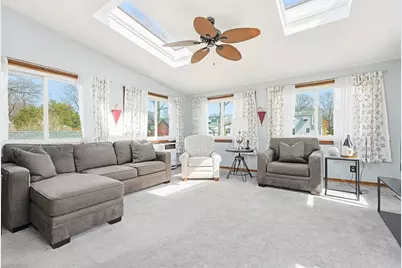 18 Circle Dr, Framingham, MA 01702 - Photo 7