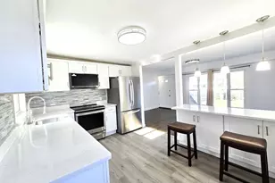 595 South St, Holbrook, MA 02343 - Photo 5