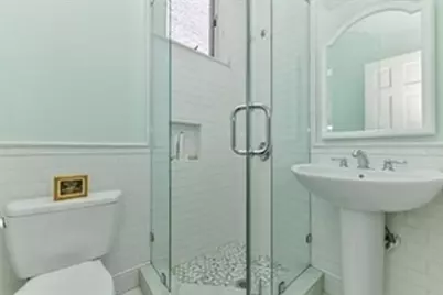 39 Pinckney St, Boston, MA 02114 - Photo 9