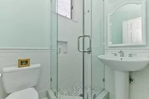 39 Pinckney St, Boston, MA 02114 - Photo 9