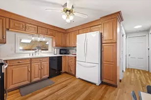 12 Middlesex Ave, Worcester, MA 01604 - Photo 11