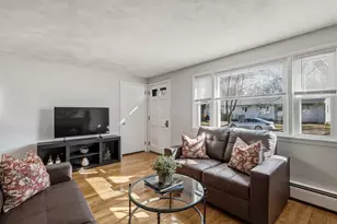 46 Lakevilla Ave, Springfield, MA 01109 - Photo 3