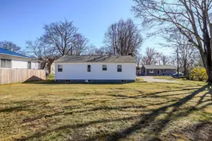 46 Lakevilla Ave, Springfield, MA 01109 - Photo 29