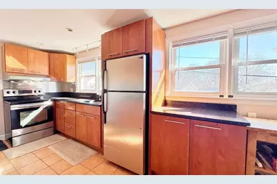 22 Ames St, Quincy, MA 02169 - Photo 5