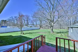 22 Trahan Ave, Worcester, MA 01604 - Photo 9