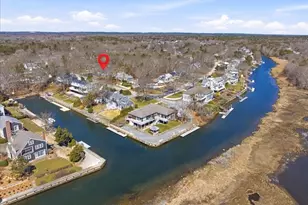 8 Canapitsit Dr, Falmouth, MA 02536 - Photo 7