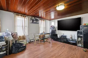 8 Lowell St, Worcester, MA 01603 - Photo 3