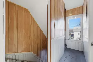 8 Lowell St, Worcester, MA 01603 - Photo 21