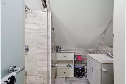 8 Lowell St, Worcester, MA 01603 - Photo 37