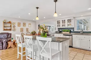 154 Holly Ln, Holliston, MA 01746 - Photo 5