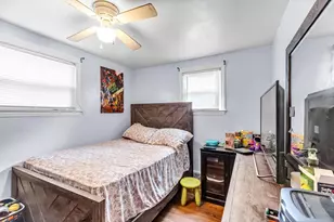 101 Regal St, Springfield, MA 01118 - Photo 15