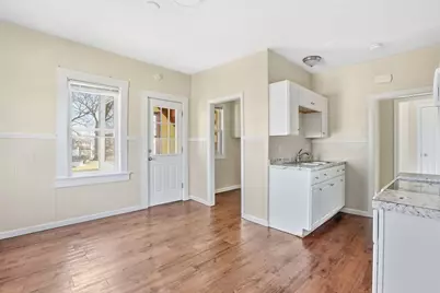 748 Grattan Street, Chicopee, MA 01013 - Photo 5