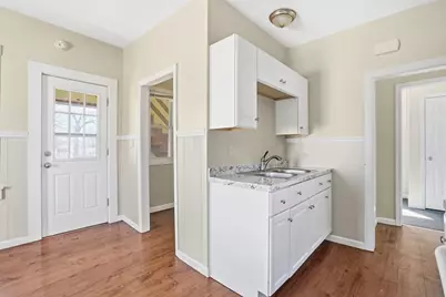 748 Grattan Street, Chicopee, MA 01013 - Photo 7