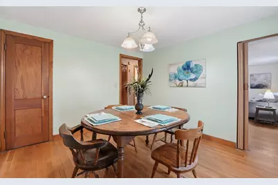 111 Woodlawn St, Chicopee, MA 01020 - Photo 9