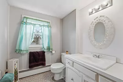 111 Woodlawn St, Chicopee, MA 01020 - Photo 29