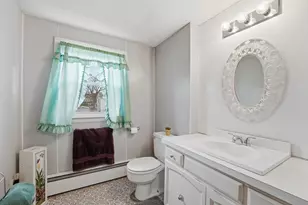 111 Woodlawn St, Chicopee, MA 01020 - Photo 29