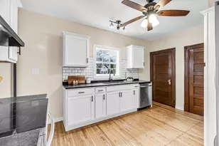 72 Larkspur St, Springfield, MA 01108 - Photo 9